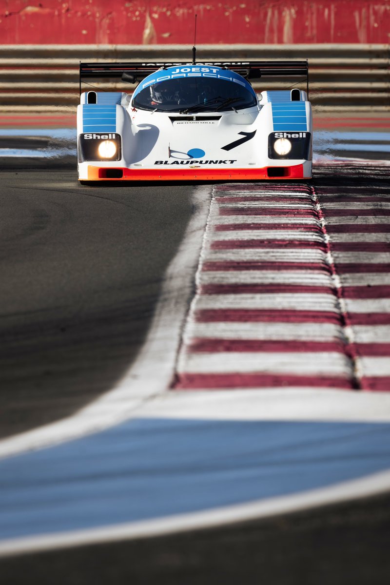 Rob Overy tweet media