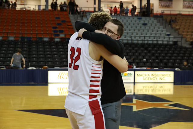 NH Leopards 🏀 — #HST tweet media