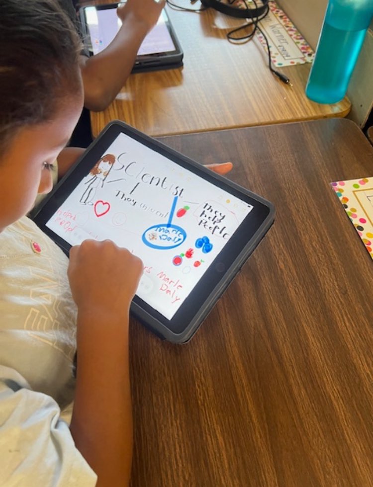 nherisd's tweet photo. Mrs. @smpatel22 ‘s 2nd graders were excited to use the new tech tools she learned about at her AIM cohort meeting. Watching kids embrace Keynote. Freeform, and Notes is inspiring. Their curiosity and confidence grows with each click! #RISDBeTheOne #RISDGreatness  #goodvibesatNHE https://t.co/CwFRZplv7I