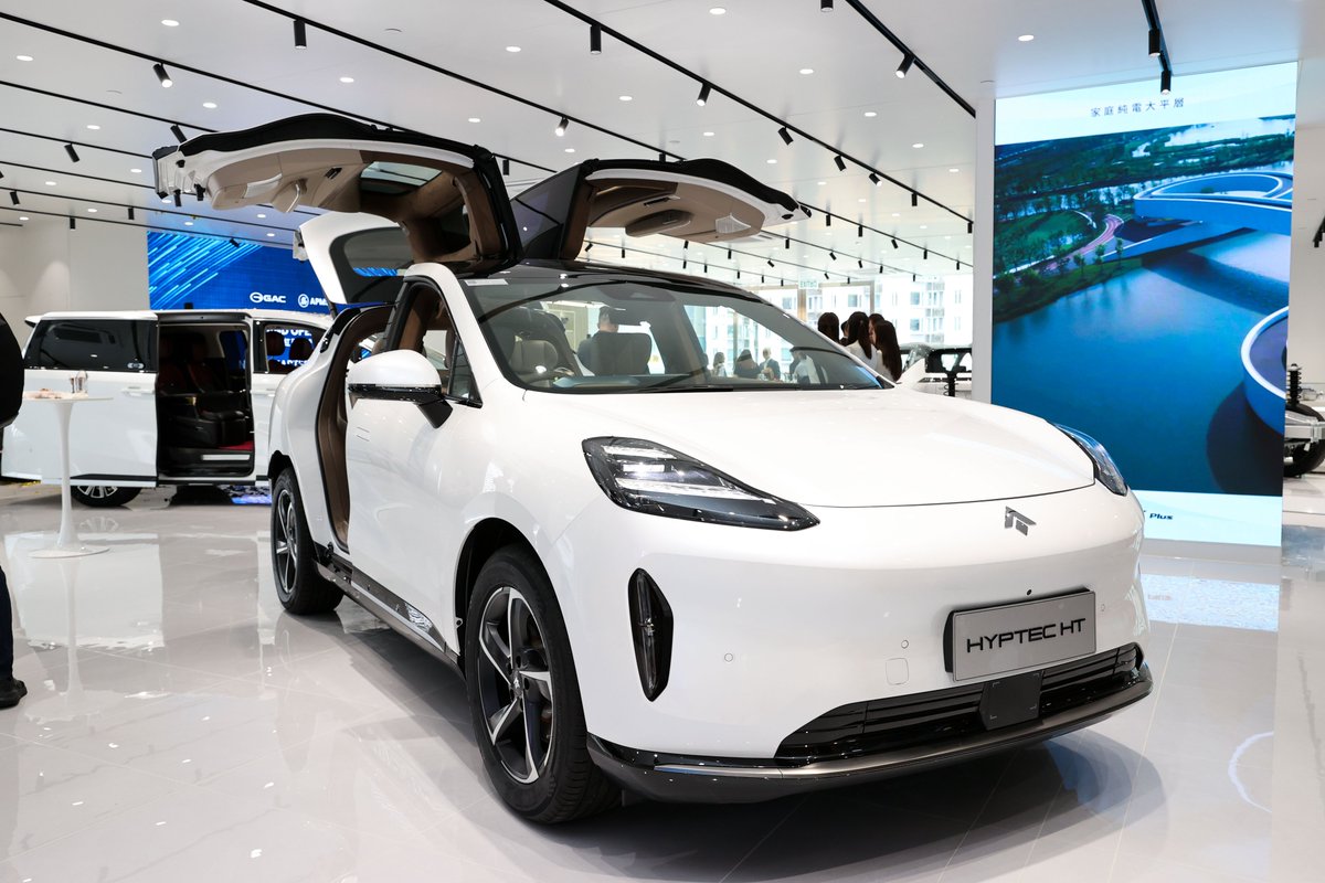 GAC_MOTOR's tweet photo. A dual celebration for #GAC with the grand opening of its showrooms in Hung Hom & North Point! 🚗💫
Debuting the #AIONYPlus, luxurious #HYPTECHT (RHD), and smart #E9, GAC is offering advanced NEVs for intelligent, green mobility. Committed to customer satisfaction & supporting the local green transition, #GAC is set to redefine urban travel with this major expansion in Hong Kong.🇭🇰
#GACINTERNATIONAL #AIONYPlus #HYPTECHT #E9 #showroom #HongKong