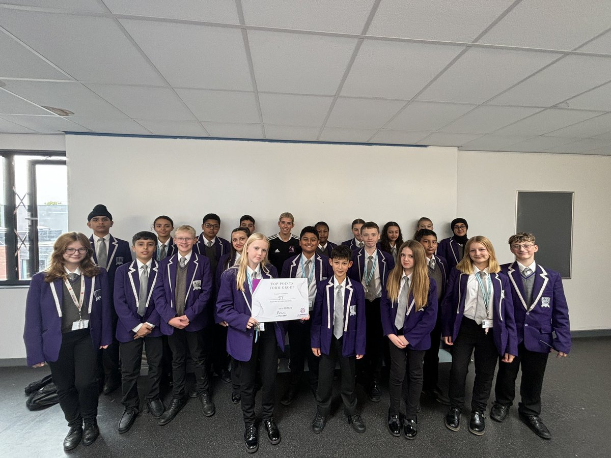Well done to 8Y for winning Form Of the Week! They received over 1000 points for being amazing in and out of lessons! Thank you to Miss Forbes for being such a fabulous tutor. #TeamYear8 🥳🎉