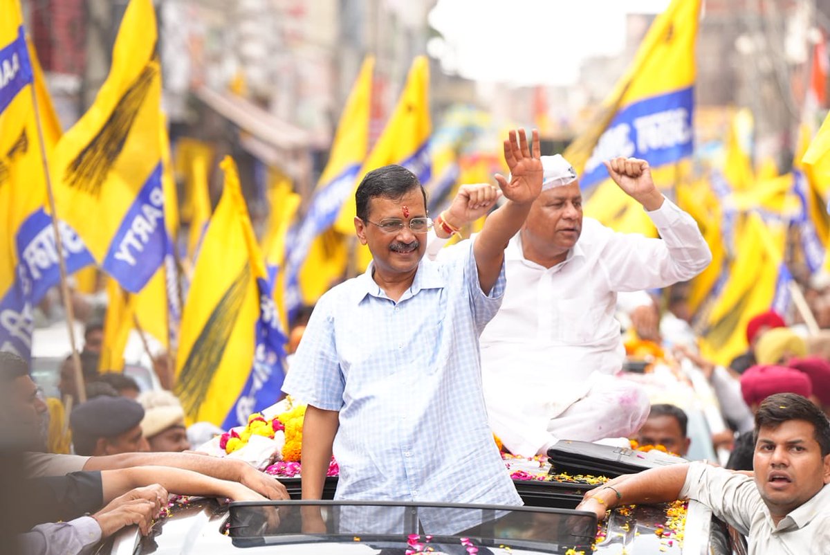 nileshkraap's tweet photo. AAP के राष्ट्रीय संयोजक श्री अरविंद केजरीवाल जी 
की हरियाणा के जगाधरी विधानसभा में रोड शो में उमड़ा जनसैलाब।
@ArvindKejriwal https://t.co/EbzYpH6wB5