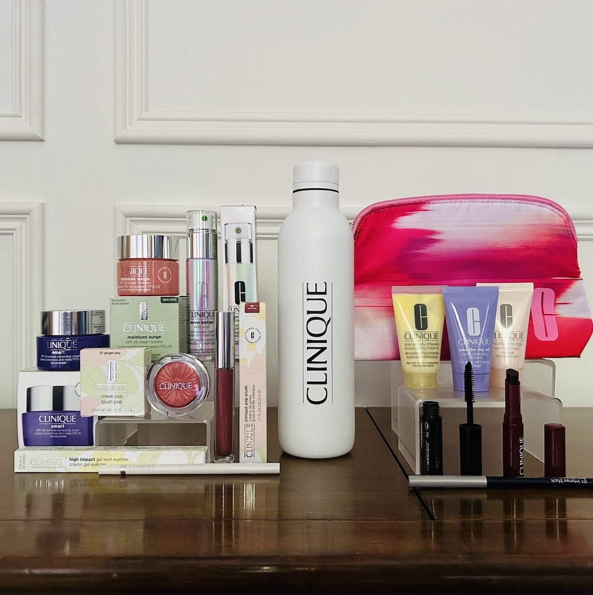 davelackie's tweet photo. Last chance to enter my blockbuster #WeLoveCliniqueWeek Blog Giveaway. I draw on Monday! Enter on https://t.co/QFBisEL9Gp for your chance to #win (ends 09/22) Good luck to everyone! https://t.co/oREDQM1xR7