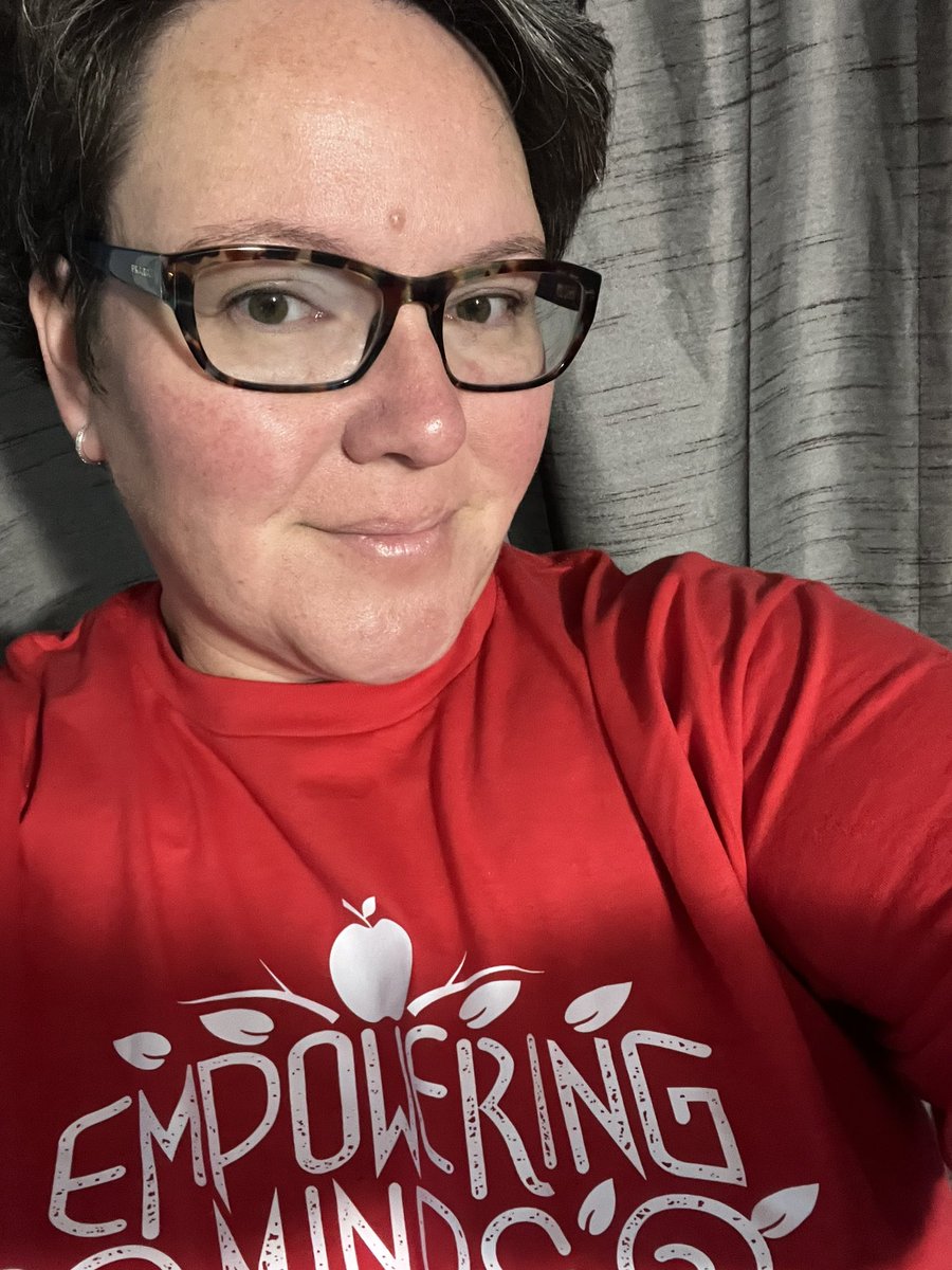 scumbleton's tweet photo. Happy Friday!! #Red4EdAB https://t.co/D8HYhU2lUT