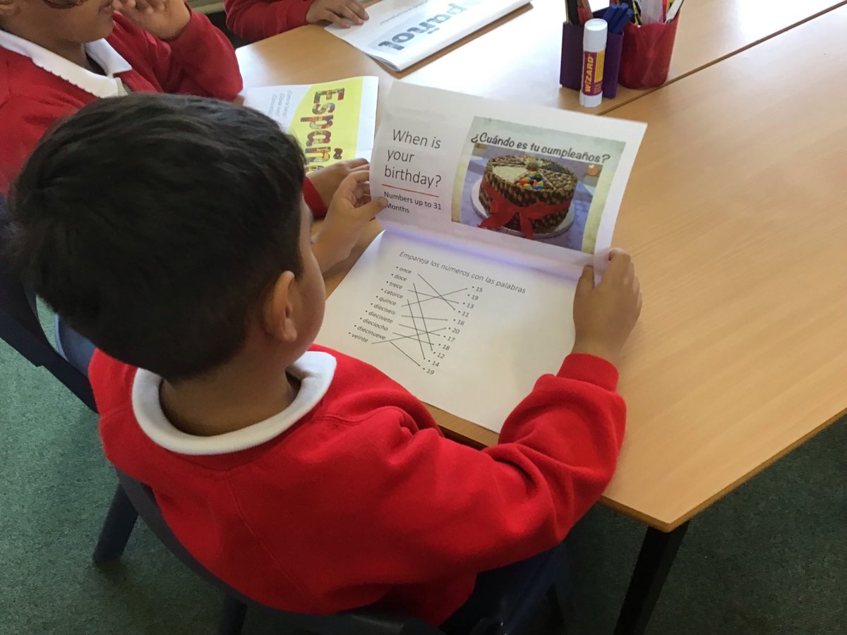 Park Hill Primary (@parkhillmoseley) on Twitter photo Year 3 are being taught Spanish by some lovely visitors from <a href="/kepartnerships/">KES and KEHS Partnerships</a> 🇪🇸 Year 3 are being taught Spanish by some lovely visitors from <a href="/kepartnerships/">KES and KEHS Partnerships</a> 🇪🇸