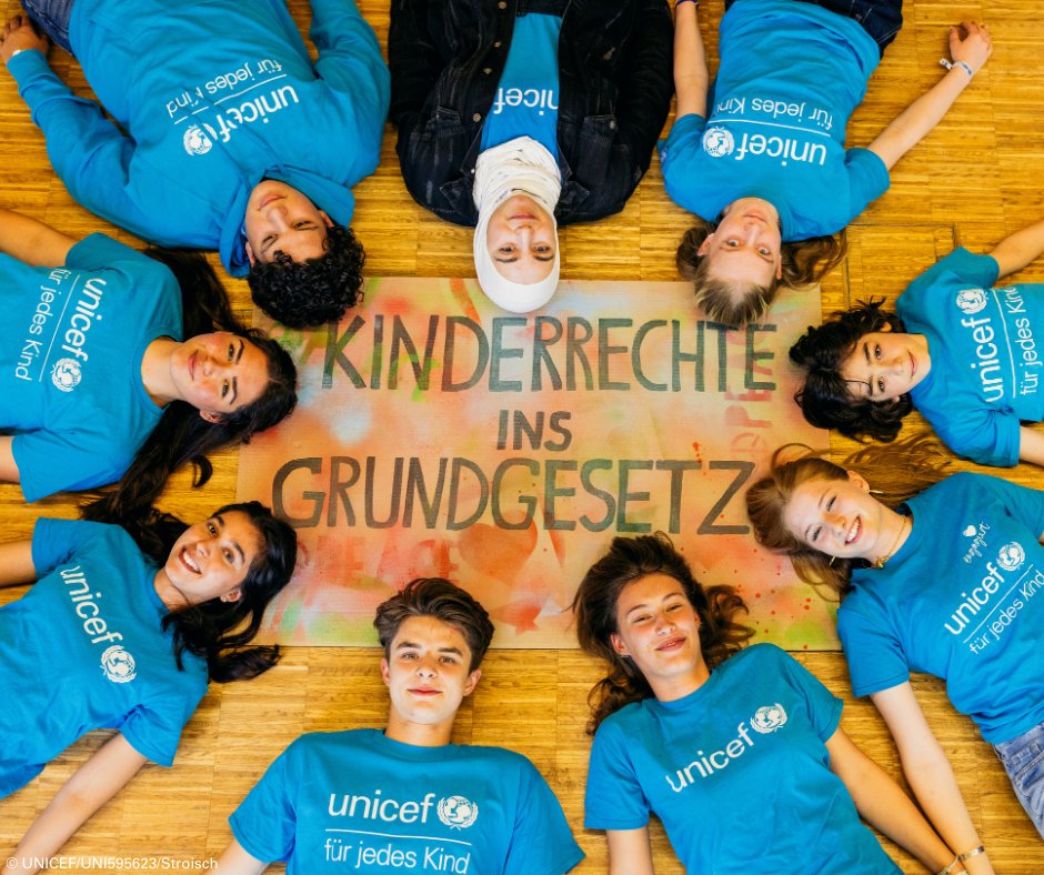 Einen schönen #Weltkindertag euch allen! 🤗🎉 Ein Tag zum Feiern, aber auch für Forderungen: Das Motto des diesjährigen Weltkindertags heißt „Mit Kinderrechten in die Zukunft“. 💪 #Kinderrechte müssen ins #Grundgesetz! ℹ️ bit.ly/weltkindertag-…