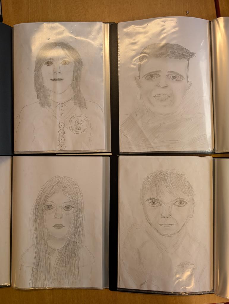 Some fantastic portraits done by the pupils in Blwyddyn Chwech. They paid particular attention to peer feedback
#bethebestyoucanbe