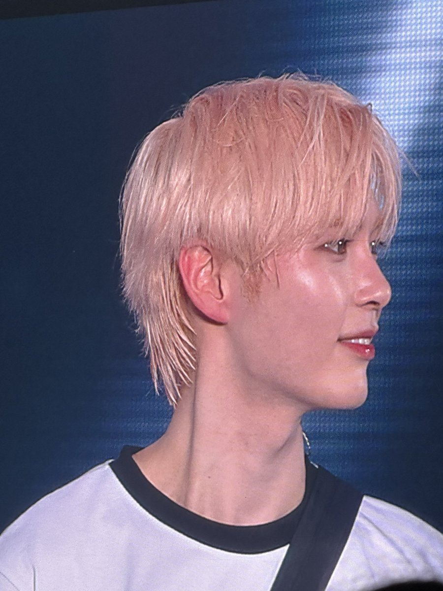 우리 왕자님 실시간으로 수염... 올라오심