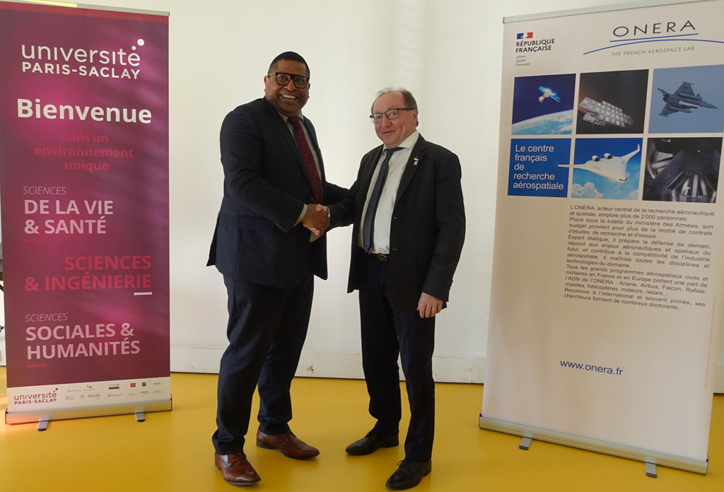 onera_fr's tweet photo. 🤝 L’ONERA et l’@UnivParisSaclay ont confirmé ce jeudi 19 septembre, leur partenariat de longue date, consolidé par une convention cadre visant à renforcer leur collaboration dans une dynamique scientifique partagée. 

🔗 Communiqué de presse : https://t.co/DgFSApD3hn https://t.co/bwl7rlREkd