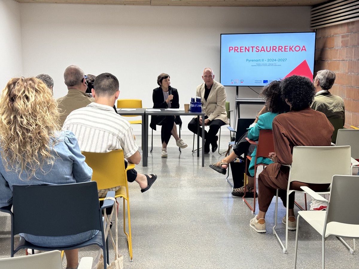 Oarsoaldea's tweet photo. 🤝 Pyrenart II busca transformar desafíos en oportunidades, construyendo una verdadera comunidad creativa transfronteriza y reúne a importantes actores de las artes escénicas para implementar soluciones innovadoras y poder redefinir sus modelos de producción. https://t.co/qMsLmlOlUJ