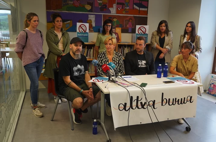 Altxa Burua taldea sortu dute 6.000 familiak; mugikorren adina atzeratzea, helburuen artean

naiz.eus/es/info/notici…

<a href="/ibaiazparren/">Ibai Azparren</a>