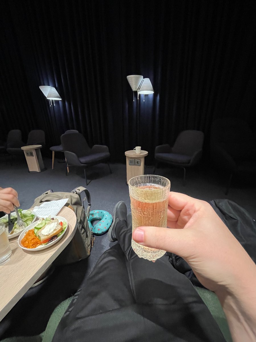 Tänää japaniin… nähää siel 🙂