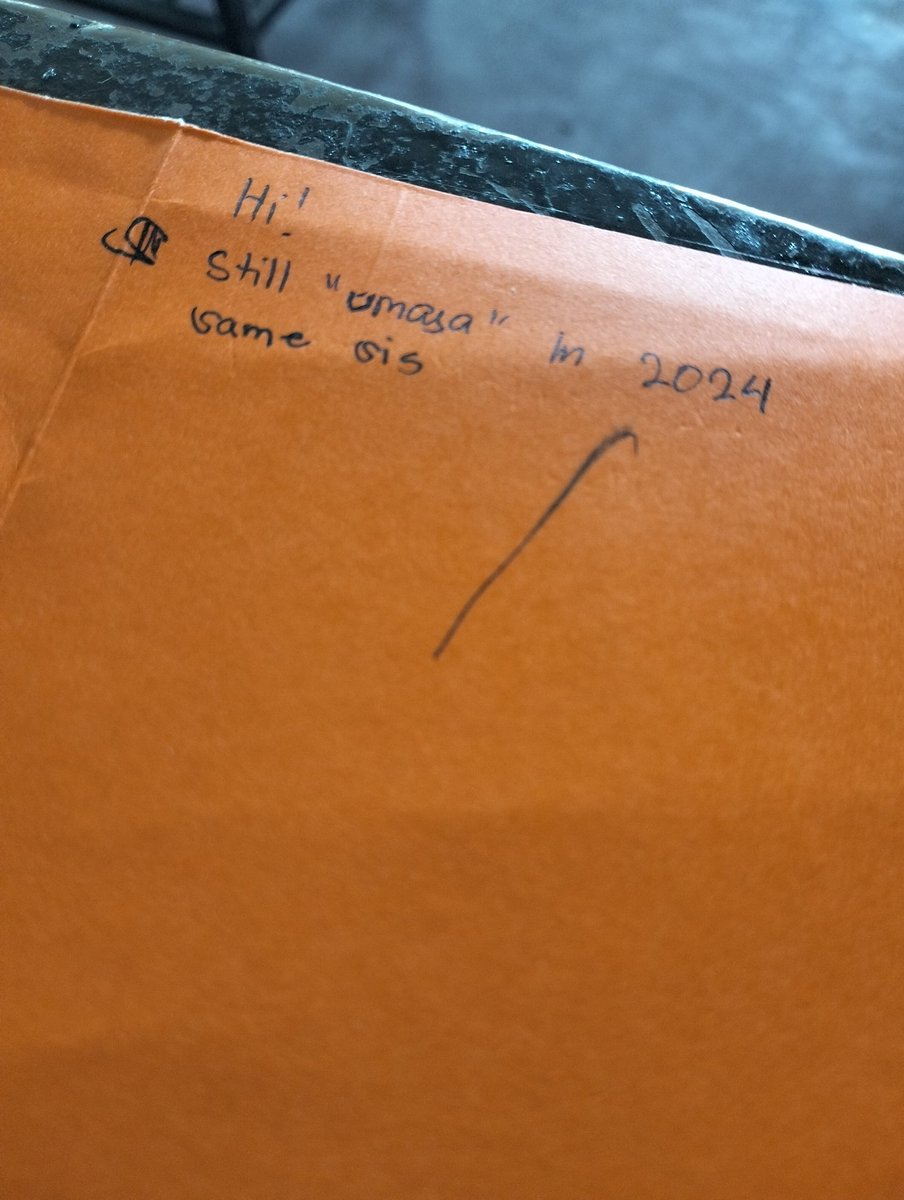 piyayaaaaaa_'s tweet photo. exam namin last week, eto ginamit kong folder nung 3rd day HAHHAHAHAHA (di ako yan na umaasa) https://t.co/xwiL8lXKT5
