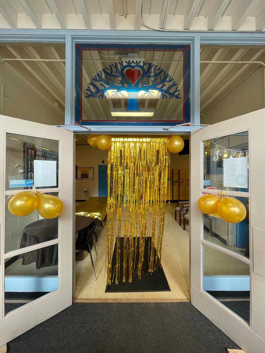 🎗️It's Go Gold Day at St. Mary's Elementary School today! Thank you so much for showing your support for your own students and all families facing a childhood cancer diagnosis during #childhoodcancerawarenessmonth...#becausekidscantfightcanceralone! 💛 <a href="/NLESDCA/">NLESD</a>