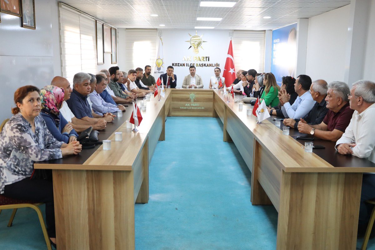 PolatKaya01's tweet photo. Cumhur İttifakı Belediye Başkanımız Sayın Mustafa Atlı ve ekibini parti binamızda misafir ettik. 
Nazik ziyaretleri ve hoş sohbetleri için kendilerine teşekkür ederim.
Kozanımızın yarınları için iş birliği ve dayanışma içinde olmaya devam edeceğiz. https://t.co/lSYUAnB8YC