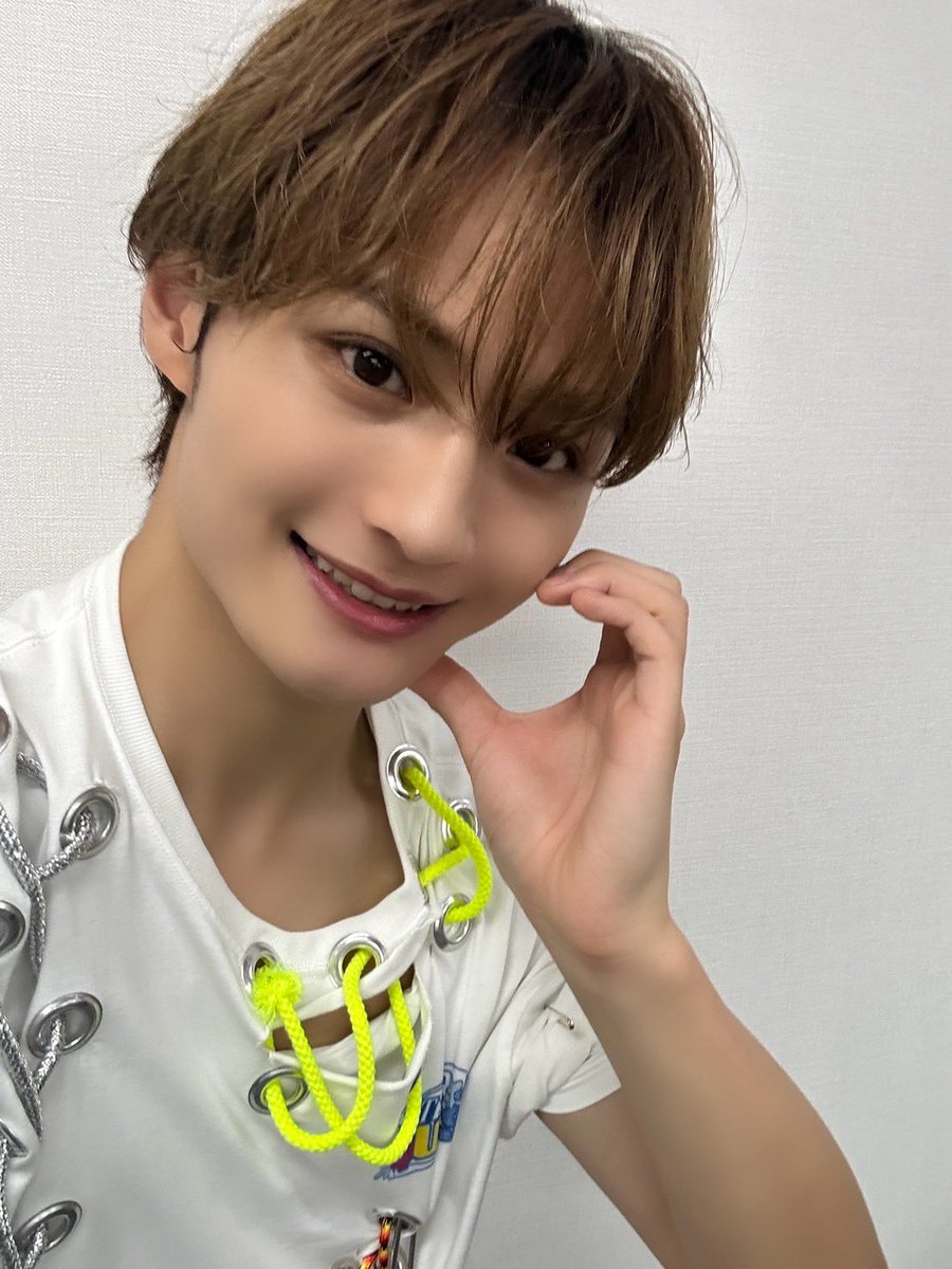 official_DXTEEN's tweet photo. [#寺尾香信]
懐かしのライブT香信
今回はもっとかっこよくなって帰ってくるぜ！
待っててくれよな( •̀ω•́ )✧

#DXTEEN #TERAOKOSHIN https://t.co/q2oaCgqhPD
