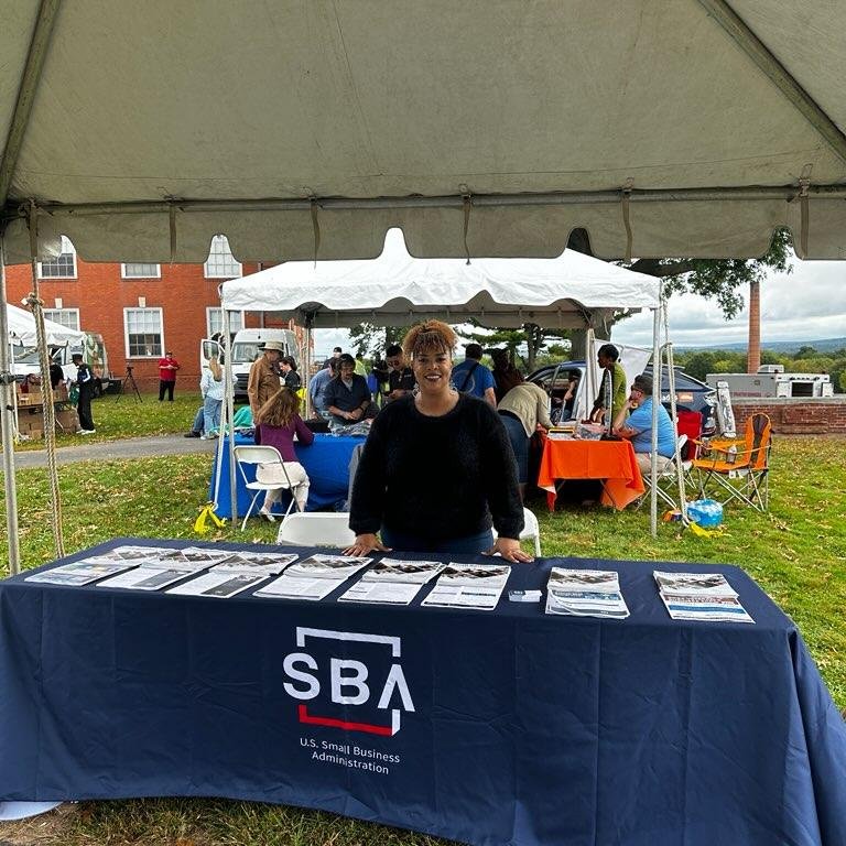 SBA_Connecticut's tweet photo. The team is all over Connecticut today at STAND DOWN CT - Lead Outreach and Marketing Specialist @Neesha0429 is in Rocky Hill. Stop by and visit her! CTDVA main campus 287 West Street, Rocky Hill https://t.co/ZEkk861ozW