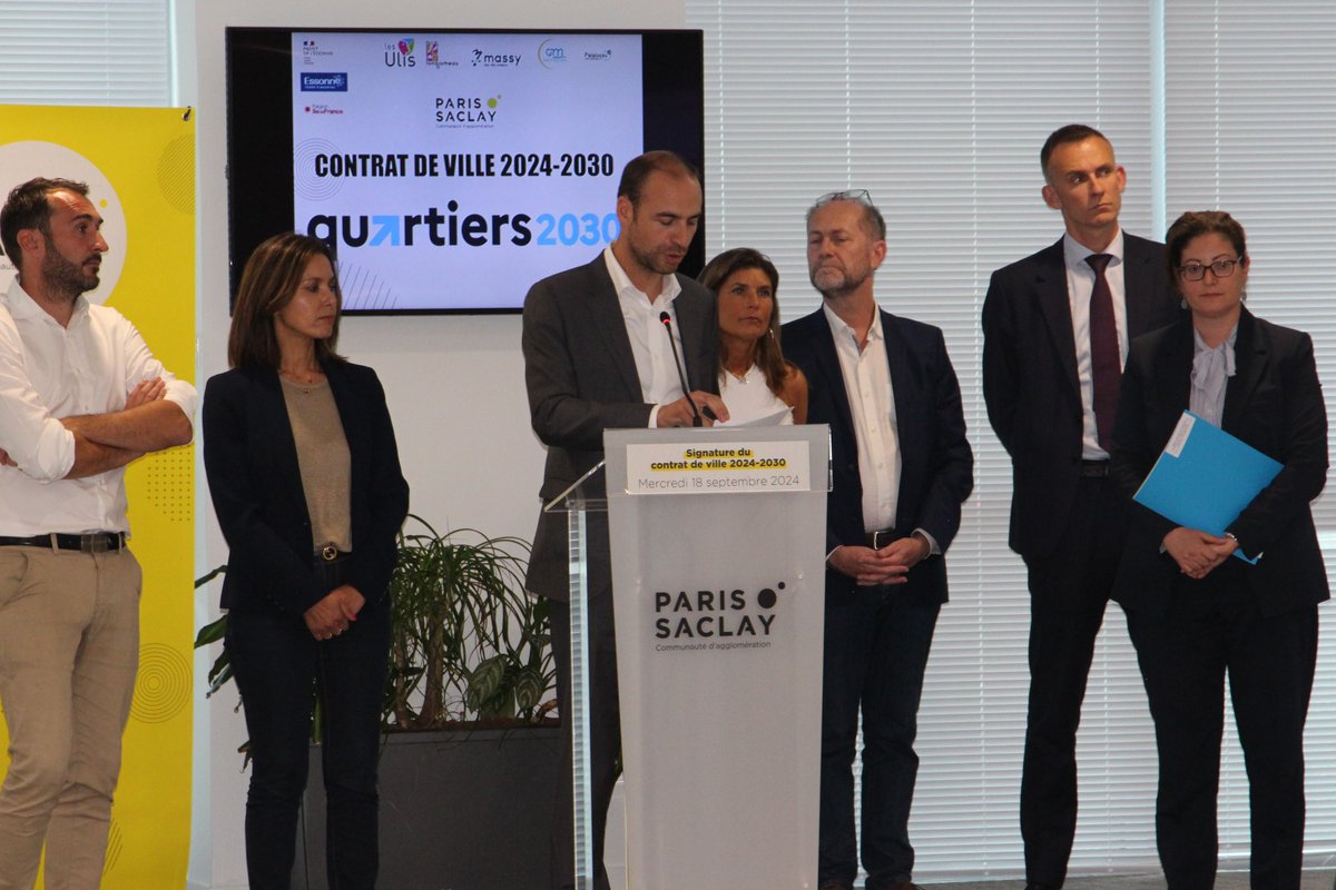 Quartiers 2030 : un contrat, des engagements ! 🤝
Un nouveau contrat de ville a été signé pour la période 2024-2030, visant à améliorer la vie dans les quartiers prioritaires.
<a href="/gdelasteyrie/">Grégoire de Lasteyrie</a> 
@LesUlisOfficiel , <a href="/Chilly_Mazarin/">Ville de Chilly-Mazarin</a> , <a href="/longjumeau/">Ville de Longjumeau</a>  <a href="/villedemassy/">Ville de Massy</a>