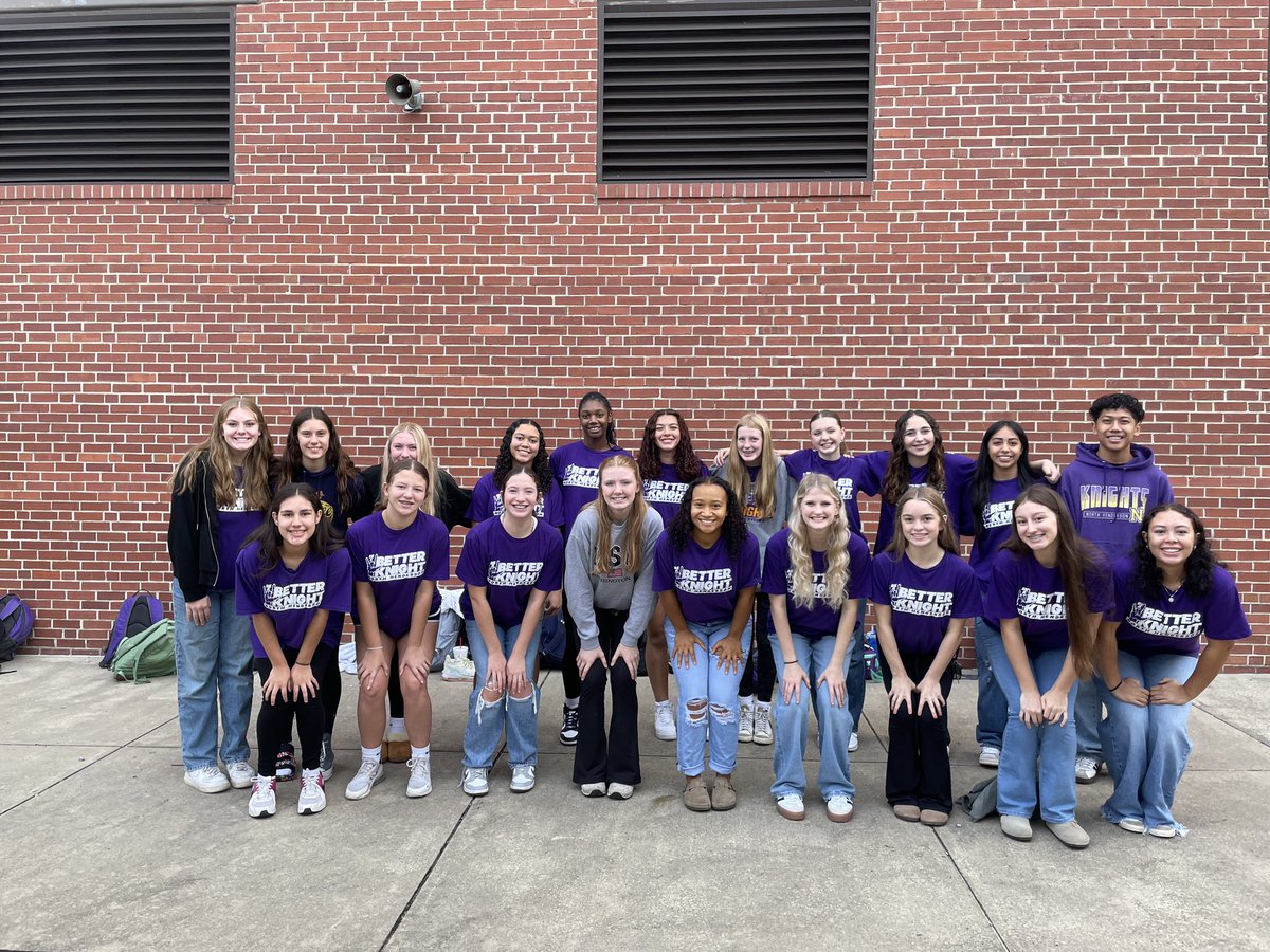 NHHSVB's tweet photo. Our team got to spend the morning with some future Knights @danawildcats working the car rider line!
The world needs more purple people and Dana is doing it right! Thank you for having us!!
#NHHSvb #AllN https://t.co/xVmZXSmnFq