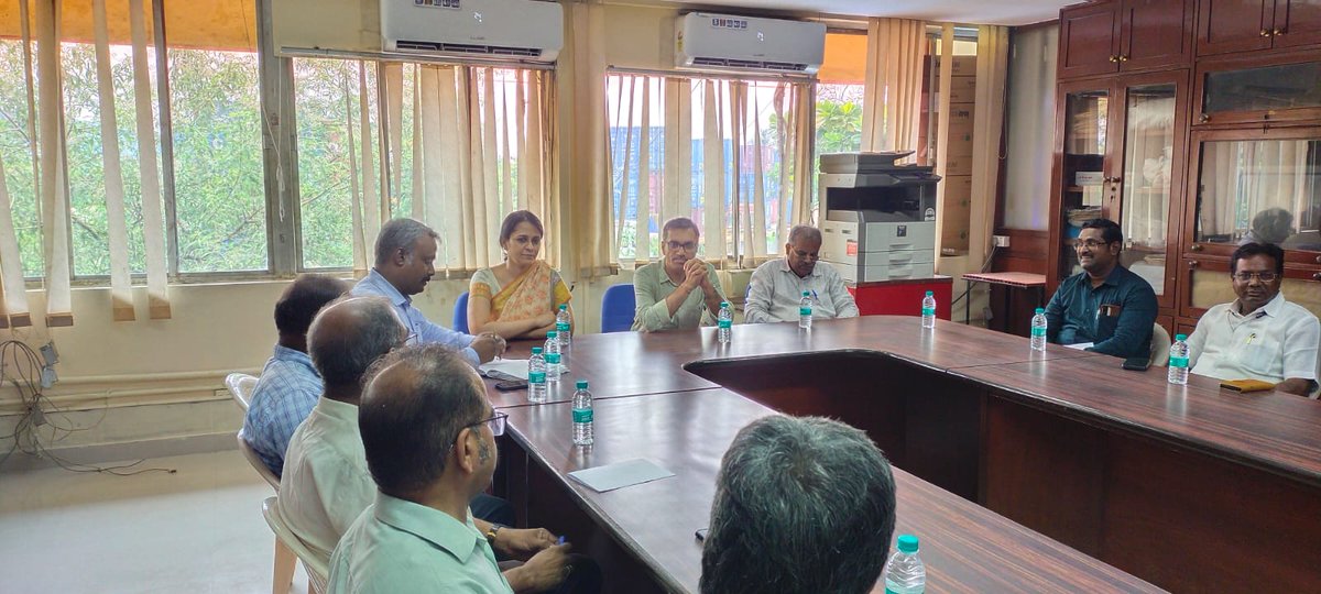 ConcorArea3's tweet photo. Shri. Priya Ranjan Parhi, Director (International Marketing & Operations) / #CONCOR has visited ICD-Tondiarpet, Chennai (#TNPM) & Harbour of Chennai (#HOM) terminals on 20.09.2024. During the visit, various aspects of Performance, Business Prospects, Challenges, Projects, etc. was discussed. 🔹Think Logistics.. Think CONCOR.. 🔹