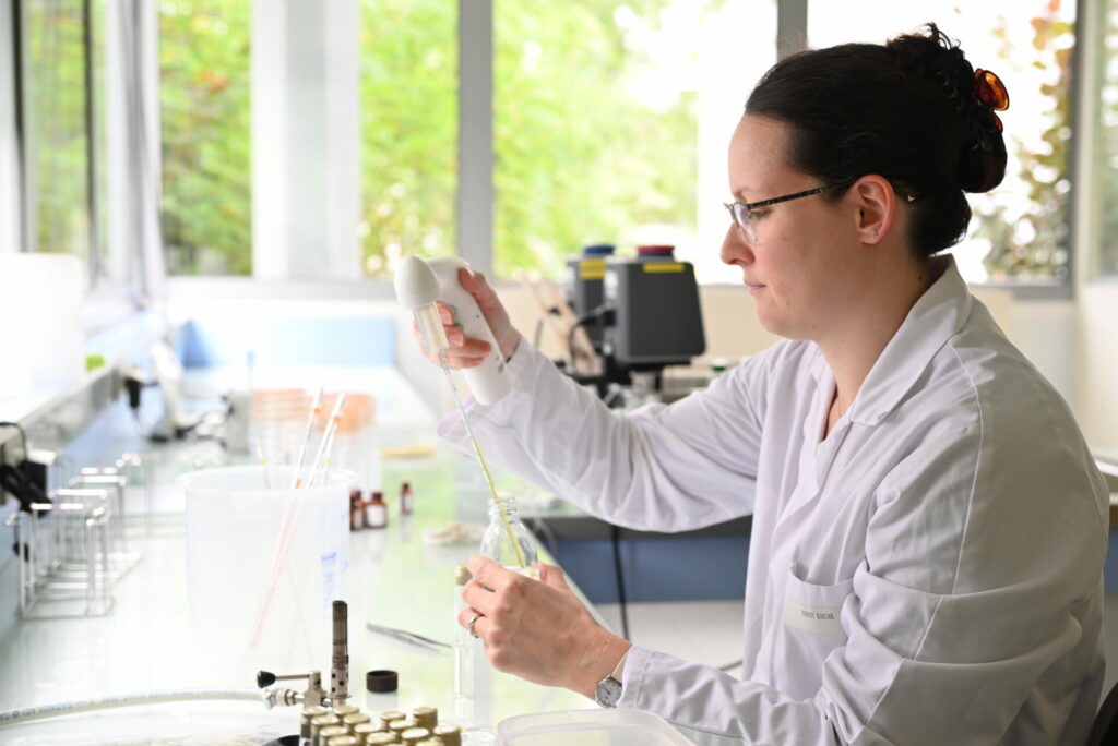 Le Laboratoire Départemental d'Analyse de Haute-Marne est en première ligne pour lutter contre la Fièvre Catarrhale Ovine (FCO) 🐑. Les équipes réalisent des analyses cruciales pour protéger l'élevage local et prévenir la propagation.
👉 urlr.me/zRtMf
#FCO #HauteMarne