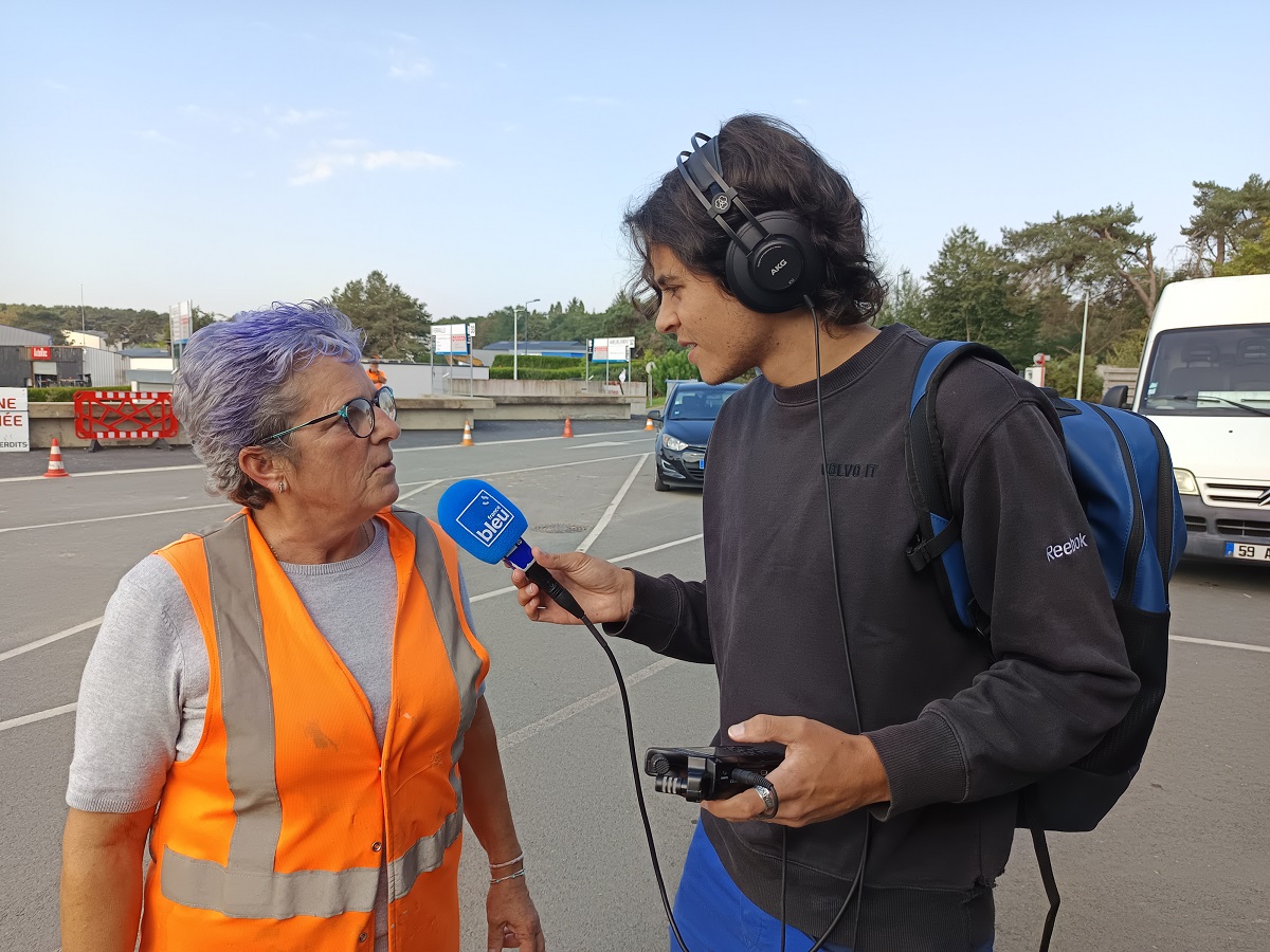 Patrice Dumas, vice-président en charge de la prévention des déchets, et Pascale Gabirro, agent de déchèterie à Liffré, ont répondu aux questions de @bleuarmorique 🎤 concernant le vide-déchèterie organisé dimanche 22 à Liffré (10h-12h). 🛋️🎲🏓🍽️📀📚
A écouter dimanche matin. 📻