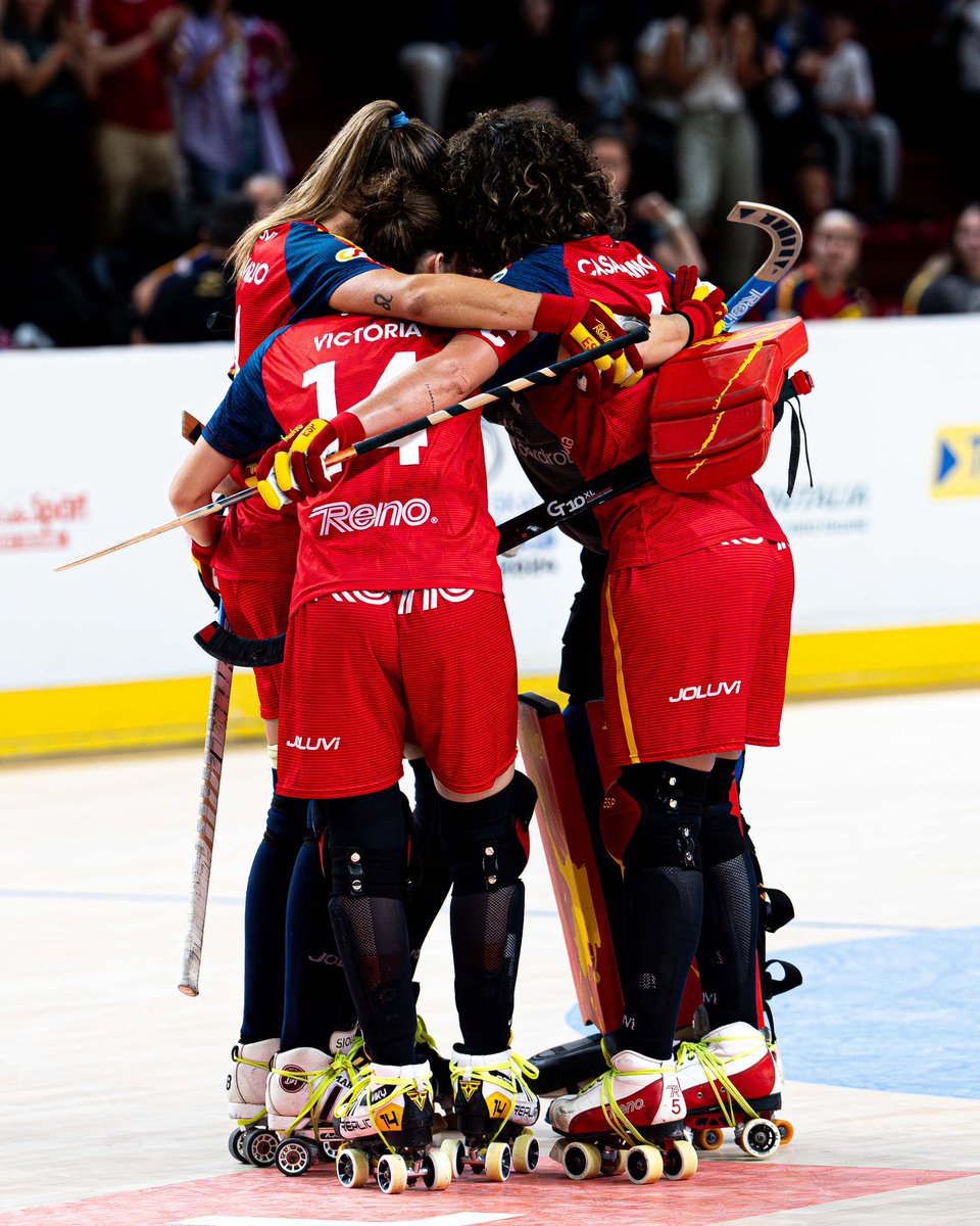 FedPatinaje's tweet image. 🤩 ¡𝐀 𝐋𝐀 𝐅𝐈𝐍𝐀𝐀𝐀𝐀𝐀𝐀𝐀𝐀𝐀𝐋! 🚀

¡Estamos en la final de los World Skate Games 2024 tras superar a Argentina 🇦🇷, actual campeona del mundo, por 1-4! 🤩

Mañana nos enfrentaremos a Italia 🇮🇹 o Portugal 🇵🇹 a las 21:00h!🔜

¡𝑆𝐼𝐼𝐼𝐼𝐼𝐼! 🇪🇸

#HockeyPatines #WSG2024