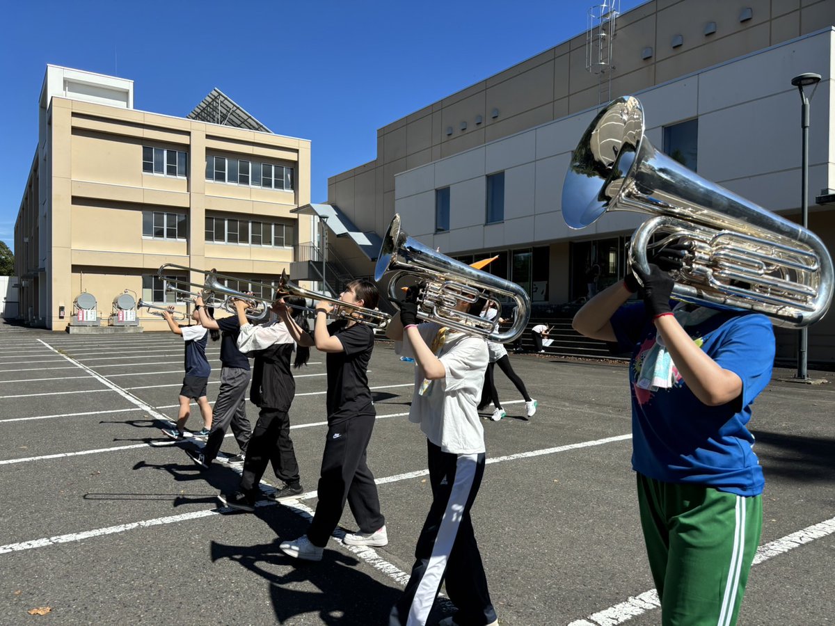 TURNBACK2002's tweet photo. みなさん、お久しぶりです！
ターンバックです🎺

明日はいよいよ県大会です
今年度は新メンバーも加入し、計19名での参加となります！

見に来てくださるみなさんに、楽しんでいただけるよう精一杯演奏・演技します
応援よろしくお願いします！！ https://t.co/ctf2ZajGAG
