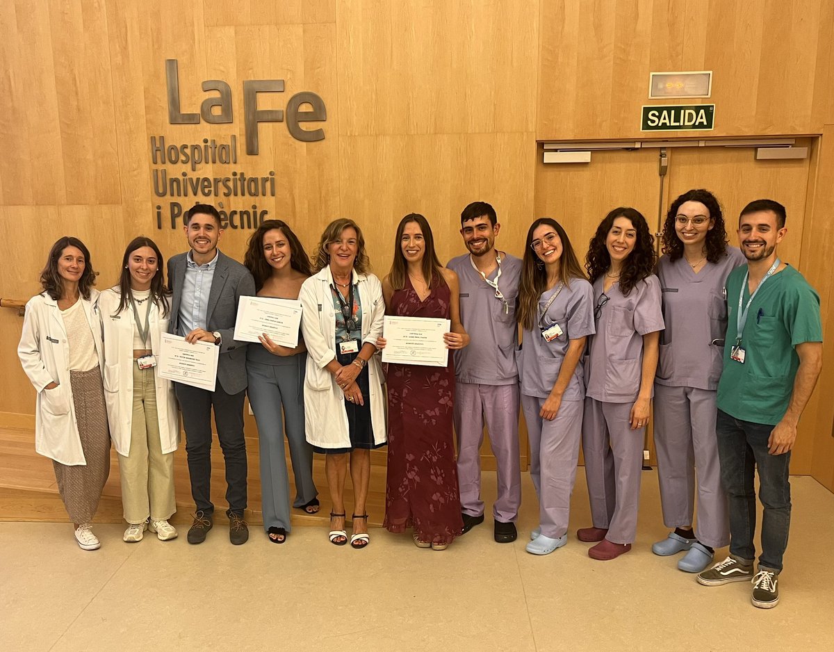 pilarnos's tweet photo. Despedida de nuestros queridos residentes en @HospitalLaFe Isa, Sonia y Victor. Enhorabuena!!! Estamos muy orgullosos de vosotros. Siempre en nuestros corazones @GVAsanitat @IISLaFe https://t.co/cfwyFIPBKA