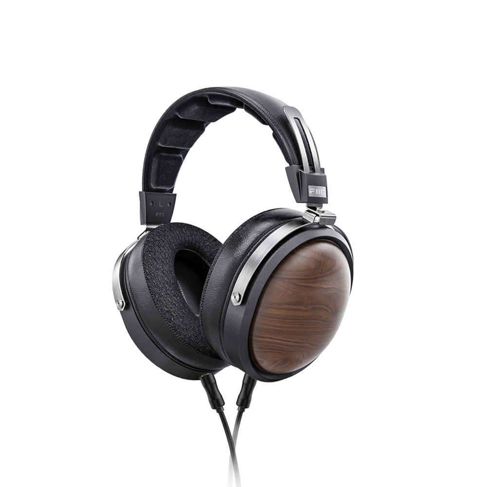 k55_ch's tweet photo. Fiio FT1 - der neue Kopfhörer beeindruckt durch seinen Klang, sieht schön aus und bietet viel für relativ wenig Geld.  Schöner Bass, klare und präzise Audio-Wiedergabe. Jetzt ab Lager erhältlich / probehören möglich!

https://t.co/iUGB09RRiD

#Fiio #Kopfhörer #Headphone #FT1 https://t.co/SYhApwcaz0