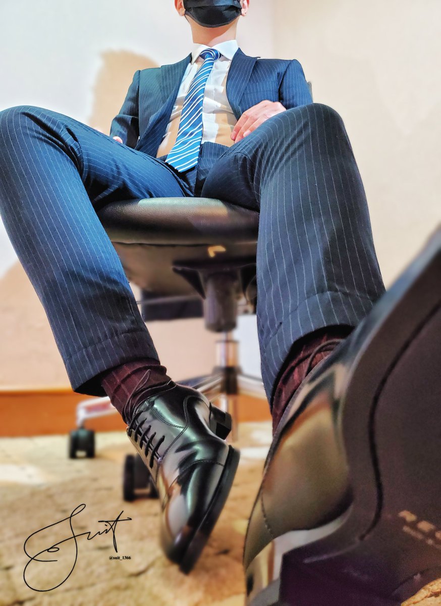 今晚，想蓋個西裝樓 😈
讓我看看你誘人的西裝吧 🥵

#suit