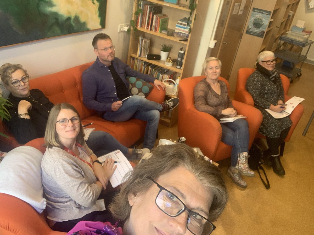 Algjörlega einstök tilfinning að vera komin aftur á #utisonline með frábærum samstarfsfélögum með alla dagskráina framundan <a href="/Haskolinn_Ak/">Háskólinn á Akureyri / University of Akureyri</a> <a href="/MSHA_UNAK/">Miðstöð skólaþróunar HA</a> #kenno_ha