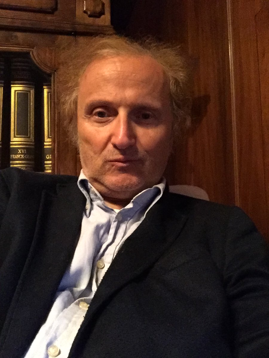 Radio24_news's tweet image. .@gtagliaventi (Docente di progettazione edilizia
@Uniferrara): «A New York ci sono 7,4 milioni di metri quadrati vuoti nei grattacieli. Ora le persone vogliono vivere in città-giardino o in città dove tutto è massimo a 15 minuti di distanza». #DigitalRoundTable #SmartCity