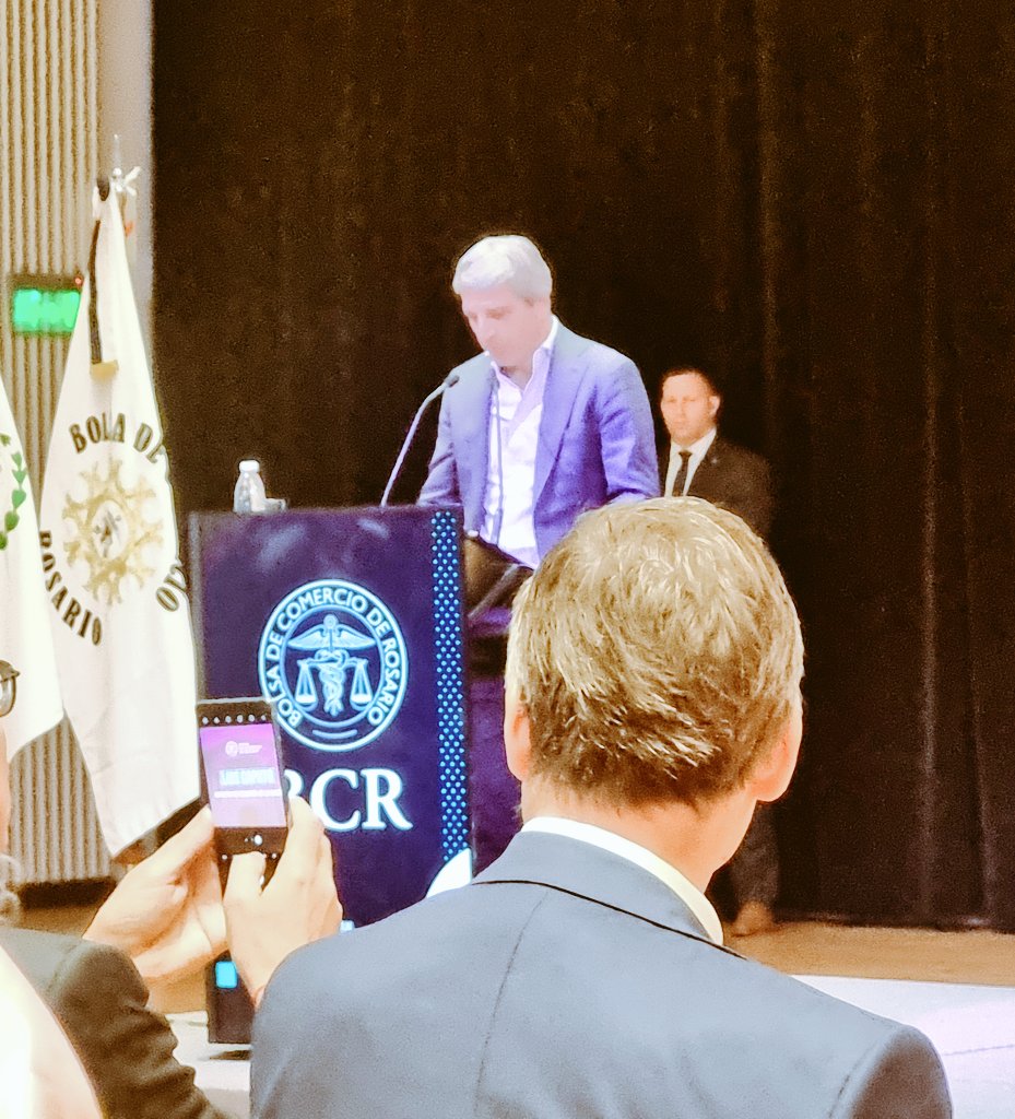 "La inflación va a bajar, la economía a recuperar, los impuestos van a bajar, la economía se va a desregular y el crédito privado va a seguir subiendo".  <a href="/LuisCaputoAR/">totocaputo</a> en <a href="/BCRmercados/">BCR Mercados</a>