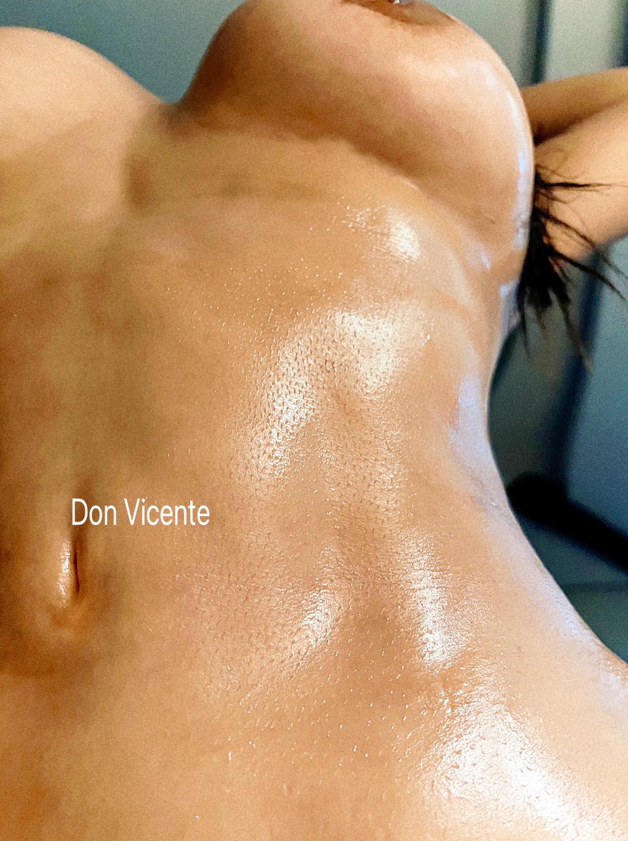 _DonVicente's tweet photo. ‼️No lo van a creer Compadres‼️

Se habré hilo de mi aventura sexual con la comadre @_Giovannaloredo 

Me cumplió mi fantasía de recibir el famoso Nuru Massage con Final Feliz!

200 Likes y 100 Retweets y subo más fotos y videos de nuestra aventura!

👇🏼 https://t.co/pDf7sVpAyJ