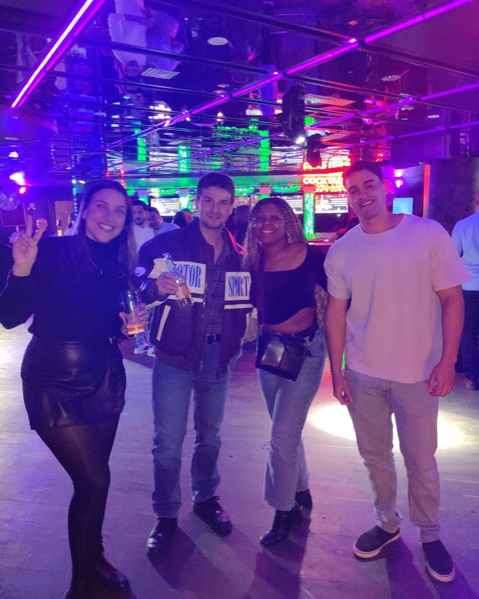 IBATDublin's tweet image. Good Food + Good Music = One Fun Party! 🎉🎉

What a blast! Over 120 students came together for the IBAT Goodbye Summer Party, and it was nothing short of amazing!

A huge thank you to everyone who joined, and shoutout to River Bar Dublin for hosting us.

#GoodbyeSummerParty