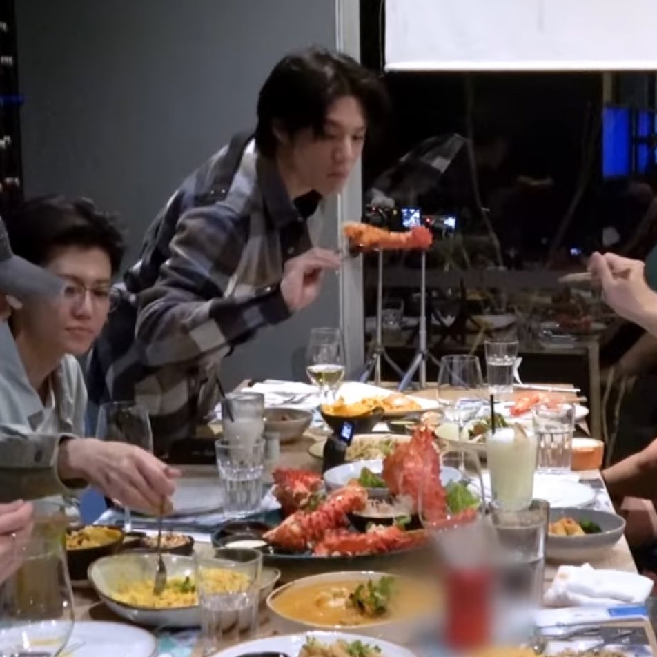 โน่ไพ่ลับเอ้ดเอม tweet media