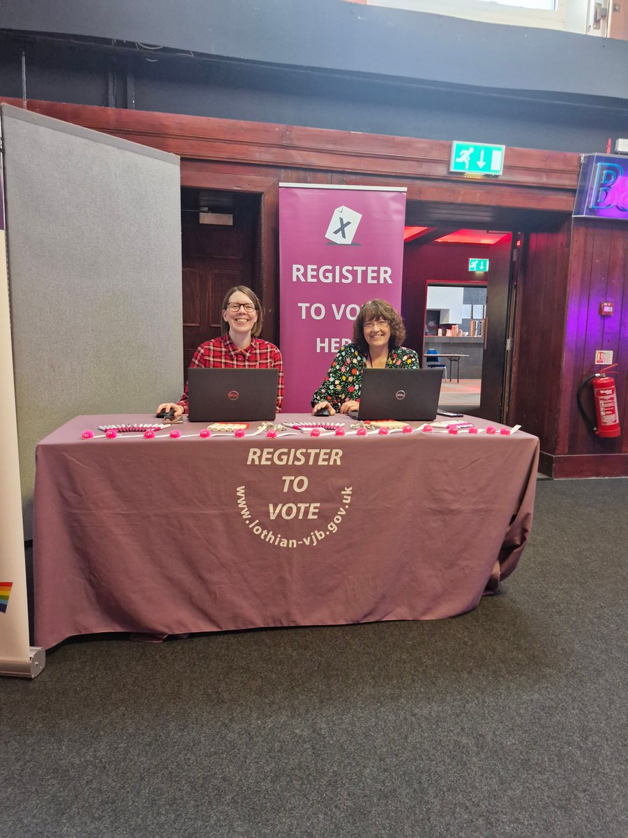 The Electoral Registration team have been out during Fresher's Week helping new students in Lothian register to vote.

Students can register at both term-time and home addresses (but can only vote once at any election) 🗳️ 

If you missed us go online at buff.ly/2InwxLF