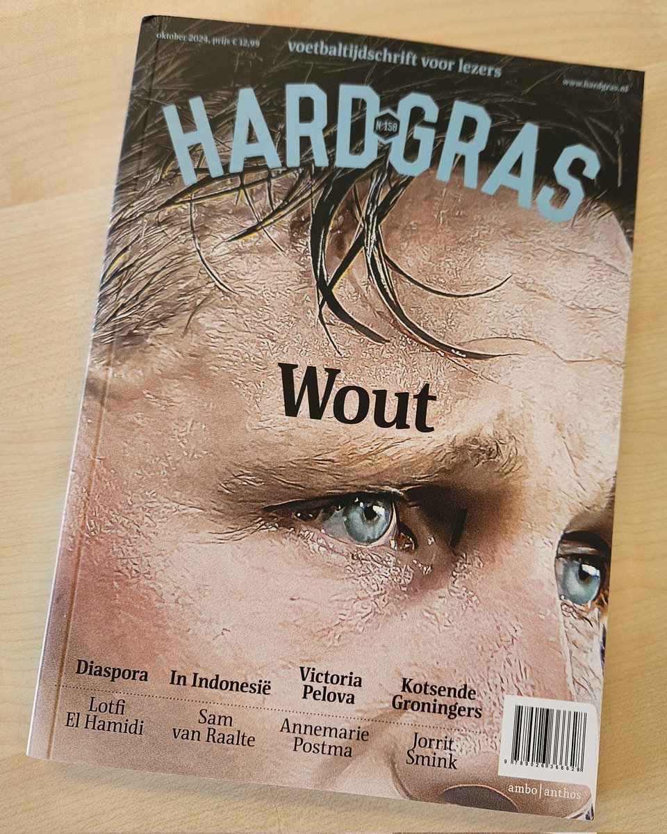Postma11's tweet image. Heel blij en vereerd met (eindelijk) weer een publicatie in @Hardgras1 Ik ging naar Londen voor een interview met Arsenalspeelster Victoria Pelova en dat was.. bijzonder. De treffende omschrijving in m'n bio zegt alles.