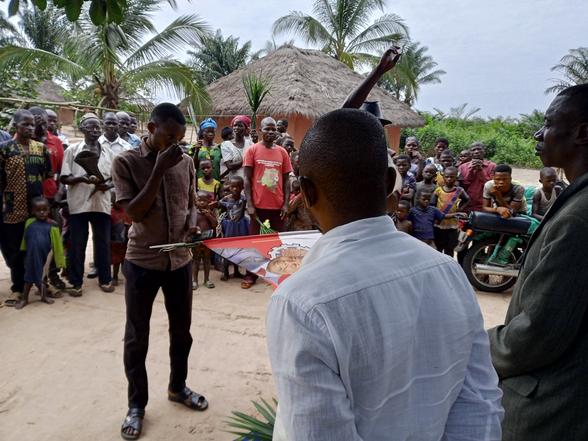 Joseph1Dimandja's tweet photo. #InfosNet : Les moments forts de l'histoire politique du coordonnateur @leonnguwa2 au mois de décembre au #sankuru précisément dans la circonscription électorale de #katako. Le souffle de vie est un pouvoir, donc nous croyons à la réussite coûte que coûte. https://t.co/VG2CLmvpJq