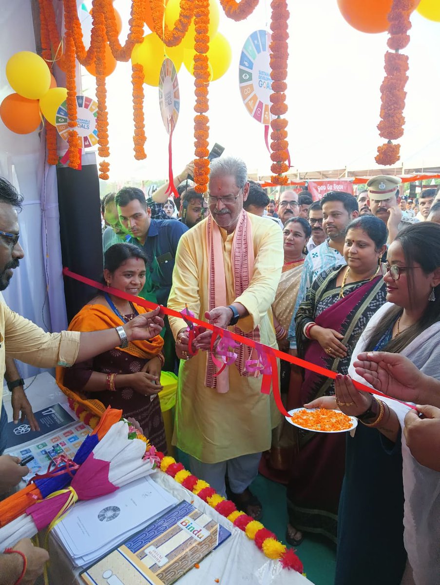 SDGOdisha's tweet photo. As a part of #VikashMela-2024, #SDGkiosks have been set up across all the thirty districts managed by respective DPMUs.
Hon'ble Dy CM, Odisha Shri @KVSinghDeo1 inaugurated the SDG IEC Kiosk @districtadmndkl
#SDG4ODISHA
#LocalisingSDGs
@DC_Odisha
@PRDeptOdisha @dhenkanalm_hud https://t.co/SCWN8uCViu
