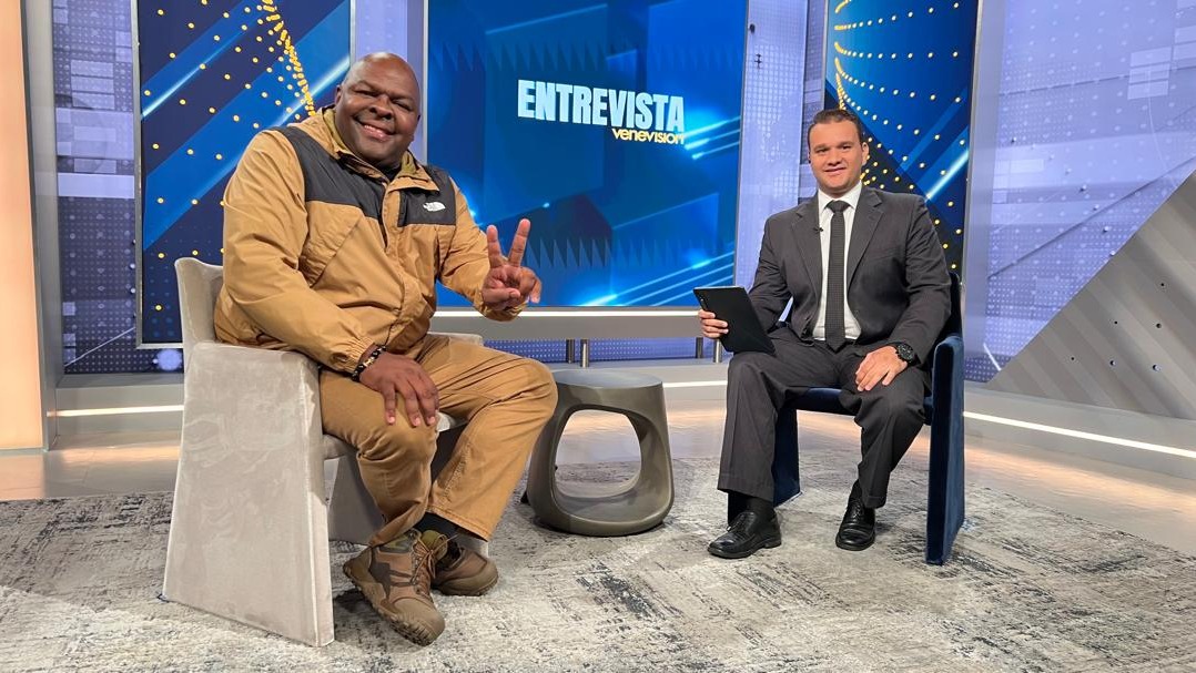 #EntrevistaVenevision | Nuestro periodista, Ibrahim López Piñero, conversó con el Alto Comisionado por a Paz y la Vida, Alexander "Mimou" Vargas

Véala aquí: youtu.be/qX79EMhhqGE?si…

#NoticiasVenevision #20Sep