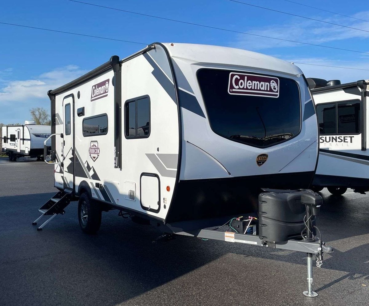 cw_auctions's tweet photo. If you want a travel trailer, stop scrolling. ​

Just 4 of 150+ units available for bidding at today's auction in Breaux Bridge, LA. Place your bids now → https://t.co/FAHgQ0O5Ot https://t.co/bJZvB78RCM