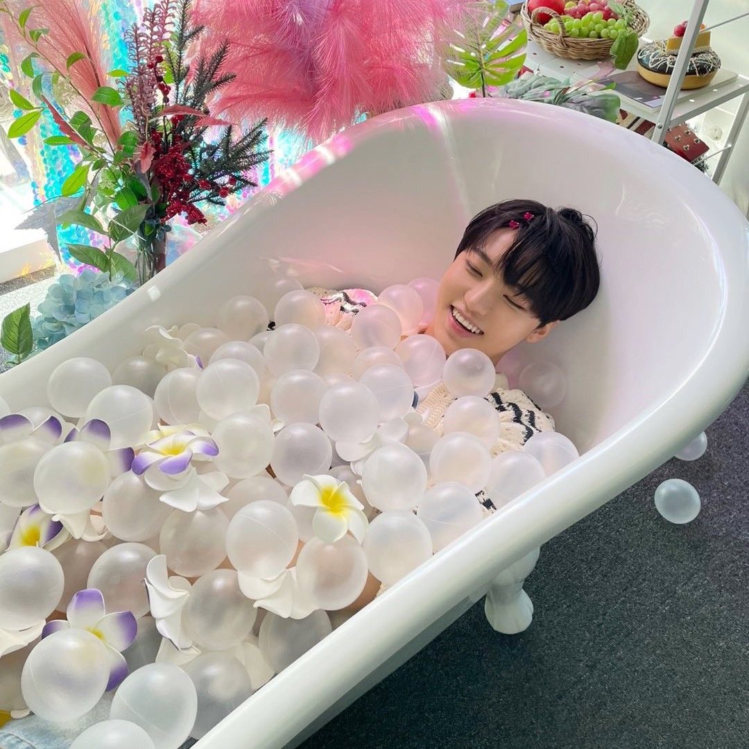 kim junghoon of xikers ofc