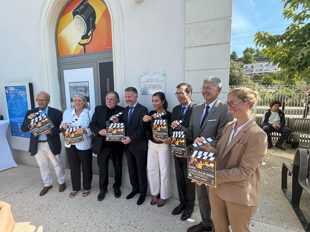 Marlene_Dolveck's tweet photo. Lancement des #journeesdupatrimoine avec le vernissage de l’expo "La Ciotat ville de cinéma": coup de projecteur sur le lien profond entre La Ciotat et le cinéma. Le 7è art est définitivement ancré en gare!
Ce week-end, + de 40 gares ouvrent leurs portes ➡️https://t.co/mCimSZd1XX https://t.co/Uk88DX648b