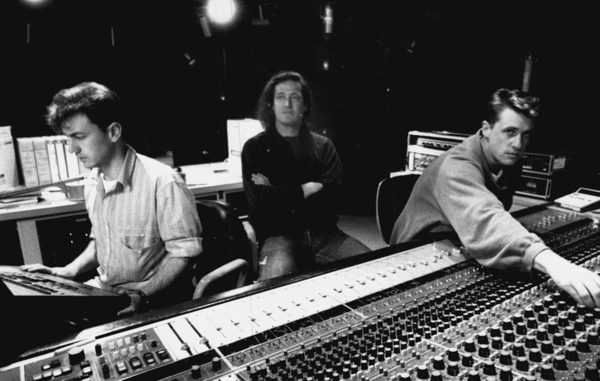 HPERISCOTH1's tweet photo. Legendary The Saints and Keith Urban producer Mark Moffatt dies, age 74 https://t.co/IP5J1s5qkF https://t.co/rgdHdO7DrF
