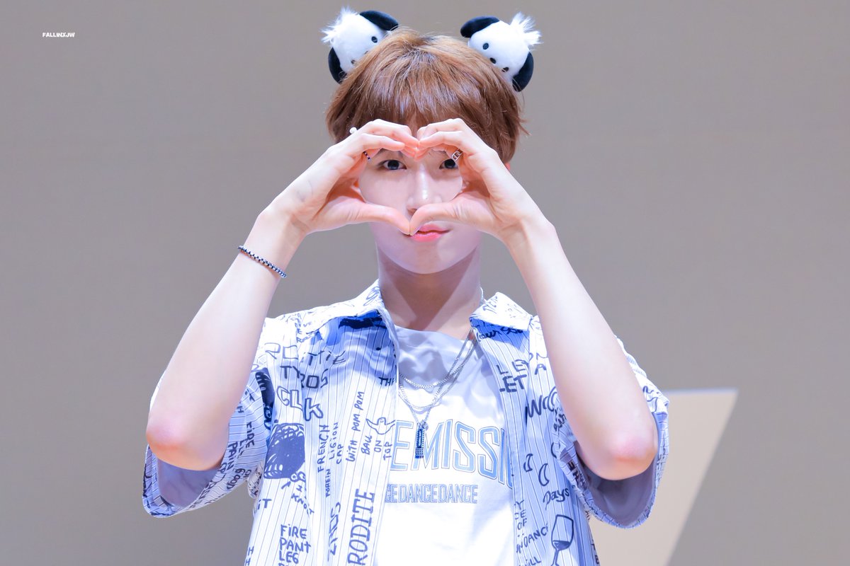 너를 만난 내 나날들에 행복이 가득해
햇살 준우야 생일축하해 ☀️♡ 

#루네이트 #LUN8 #준우 #JUNWOO