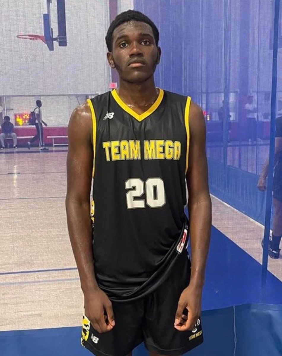 TeamMegaHoops's tweet photo. @Mjarvis_22 will be visiting @SLUsaints 
In October. The class of 2025 high academic 6 foot 4 guard is starting to pick up high D3 and D2 interest. 
He also been invited to the Jim Couch National Showcase @TeamMegaNYC @MegaKnows247 https://t.co/NEDpaCazGu