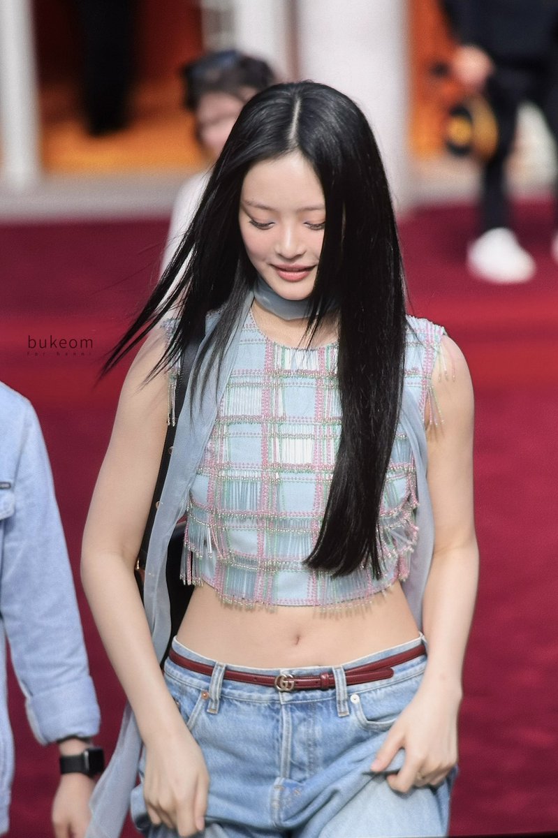 bukeom's tweet image. 0920 GUCCI

GUCCI PRINCESS HANNI 
#하니 #HANNI #NewJeans
#GucciSS25 #HannixGuccilstance