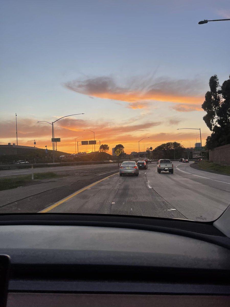 Độc thân cũng tốt, yêu đương cũng tốt, đừng nhìn vào xung quanh mà bất mãn với hiện tại. Hãy nhớ rằng, chỉ có bạn mới thực sự hiểu mình và biết mình cần gì.